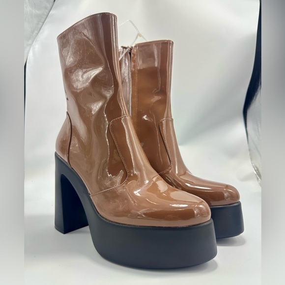 NWOT Gianni Bini Levi Tate patent leather platform bootie in caramel brown - Picture 2 of 9